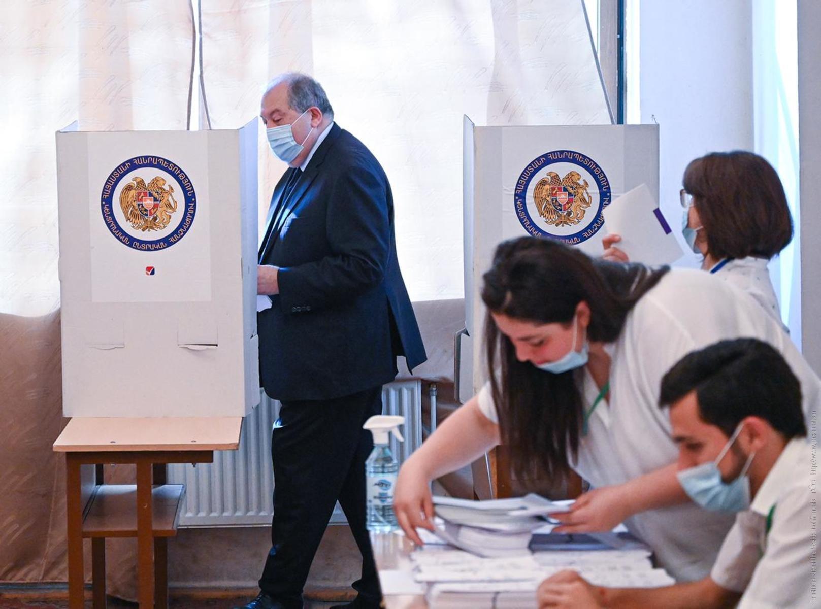 Armenia -- President Armen Sargsyan votes in Parliamentary elections, 20Jun2021